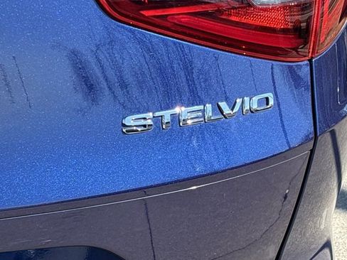 Used 2021 Alfa Romeo Stelvio Ti image 7