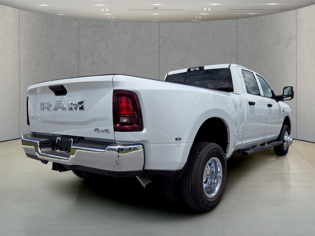 New 2026 RAM 3500 Tradesman AWD/4WD image 4