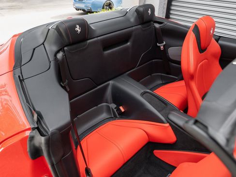 Used 2024 Ferrari Roma Spider image 26