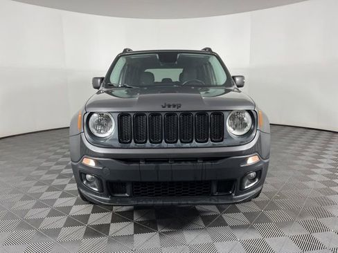 Used 2016 Jeep Renegade Latitude image 4