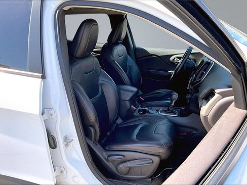 Certified 2016 Jeep Cherokee Trailhawk w/ Leather Interior Group AWD/4WD image 16