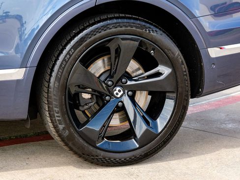 Used 2019 Bentley Bentayga AWD/4WD image 64