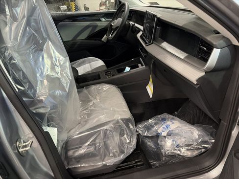 New 2026 Volkswagen Tiguan SE image 21