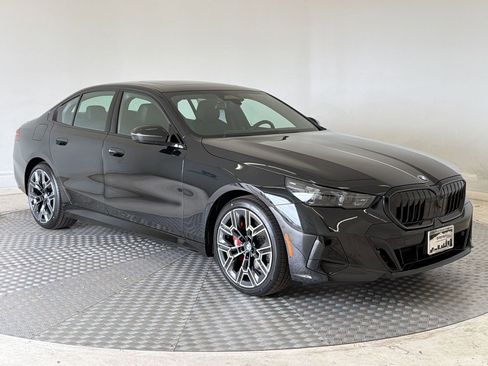 New 2026 BMW 530i xDrive w/ M Sport Package AWD/4WD image 7