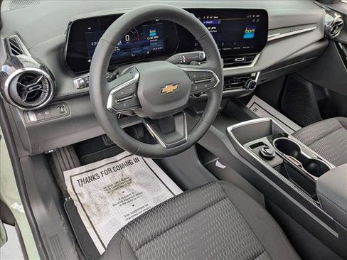 New 2026 Chevrolet Equinox LT image 3