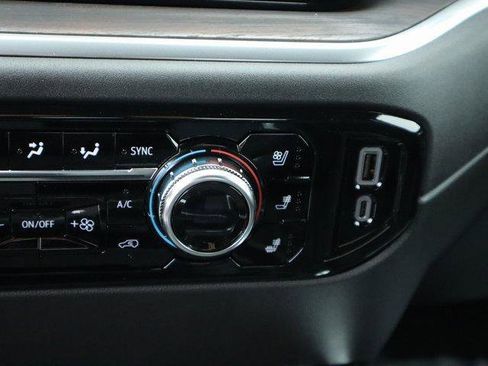 New 2026 GMC Sierra 2500 SLT w/ SLT Convenience Package image 42