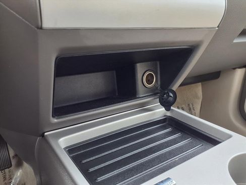 Used 2010 Ford Edge SE image 10