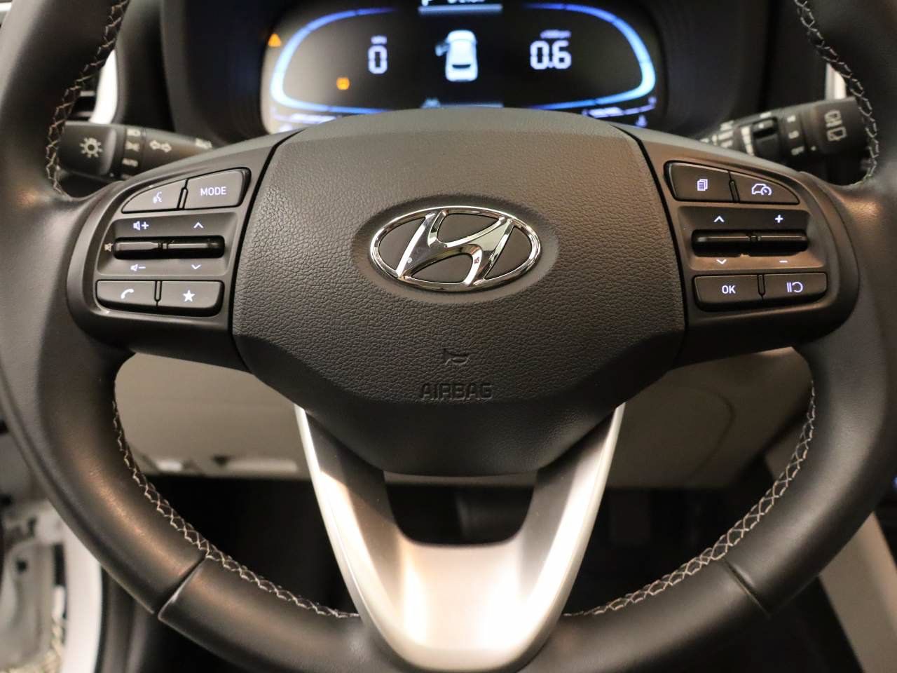Used 2026 Hyundai Venue SEL FWD image 10