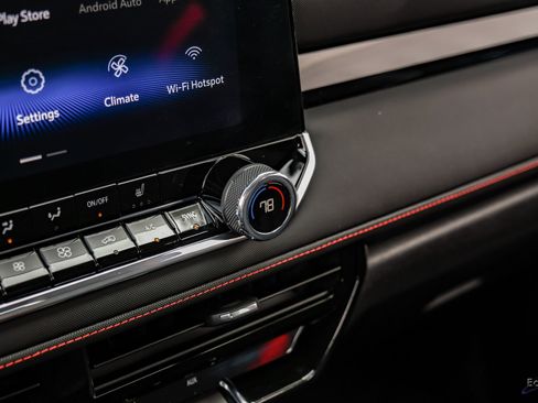 Used 2024 Chevrolet Colorado Z71 w/ Z71 Convenience Package 2 image 63