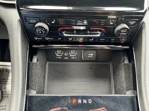 Used 2022 Jeep Grand Cherokee Altitude AWD/4WD image 15