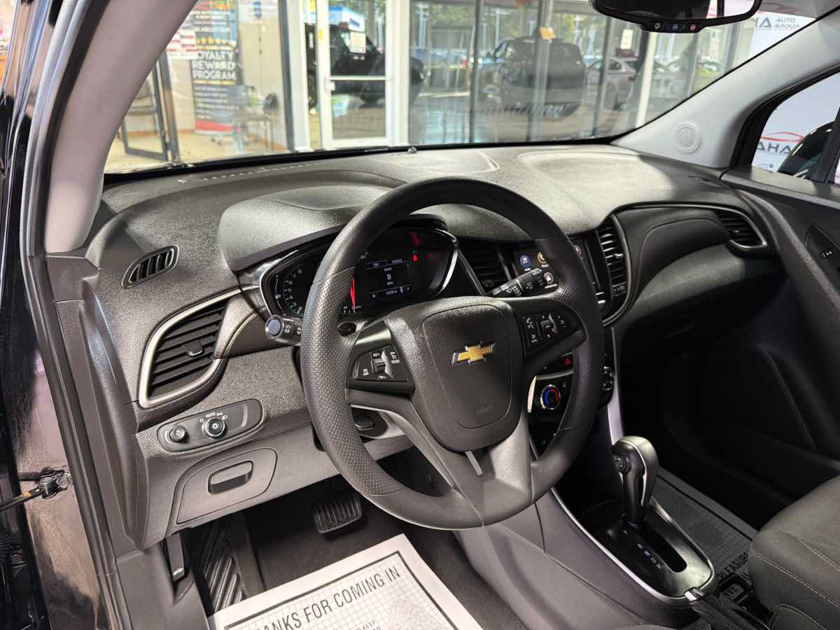 Used 2020 Chevrolet Trax LT AWD/4WD image 29