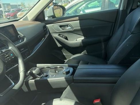 Used 2023 Nissan Rogue SL AWD/4WD image 4