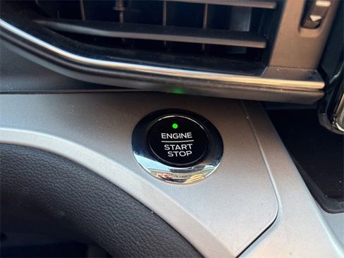 Used 2021 Ford Explorer XLT w/ Equipment Group 202A image 18