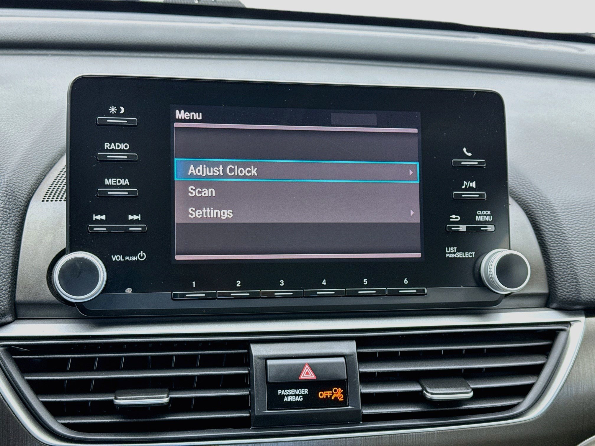 Used 2019 Honda Accord LX image 9