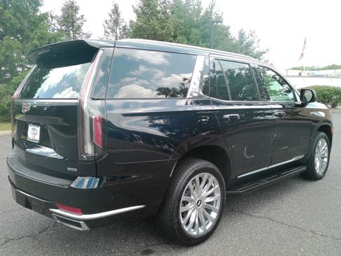 Certified 2024 Cadillac Escalade Premium Luxury AWD/4WD image 30