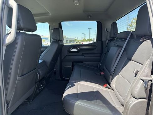 Used 2025 GMC Sierra 1500 SLT image 12