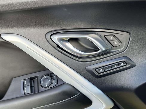 Used 2016 Chevrolet Camaro SS image 13