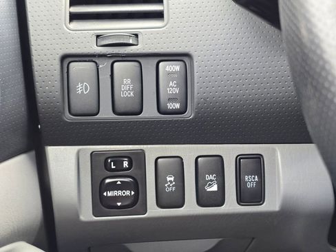 Used 2015 Toyota Tacoma TRD Pro image 35