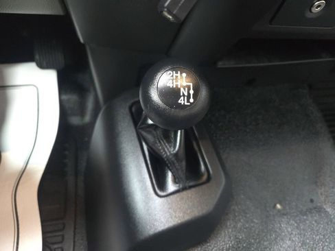 Used 2017 Ford F550 4x4 Regular Cab Super Duty image 23