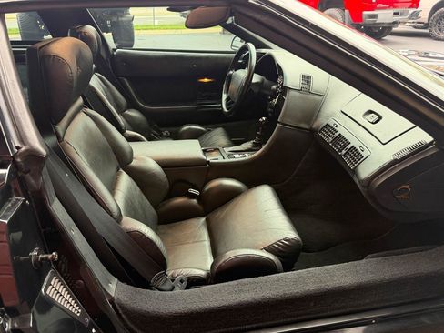 Used 1993 Chevrolet Corvette Coupe RWD image 21