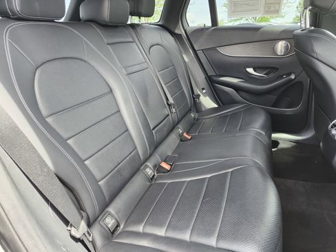 Used 2018 Mercedes-Benz GLC 300 4MATIC w/ Multimedia Package image 21