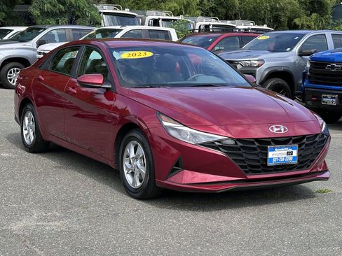 Used 2023 Hyundai Elantra SE FWD image 5