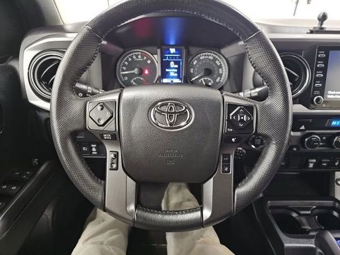 Certified 2023 Toyota Tacoma TRD Off-Road AWD/4WD image 18