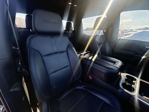 Used 2019 Chevrolet Silverado 1500 High Country image 29