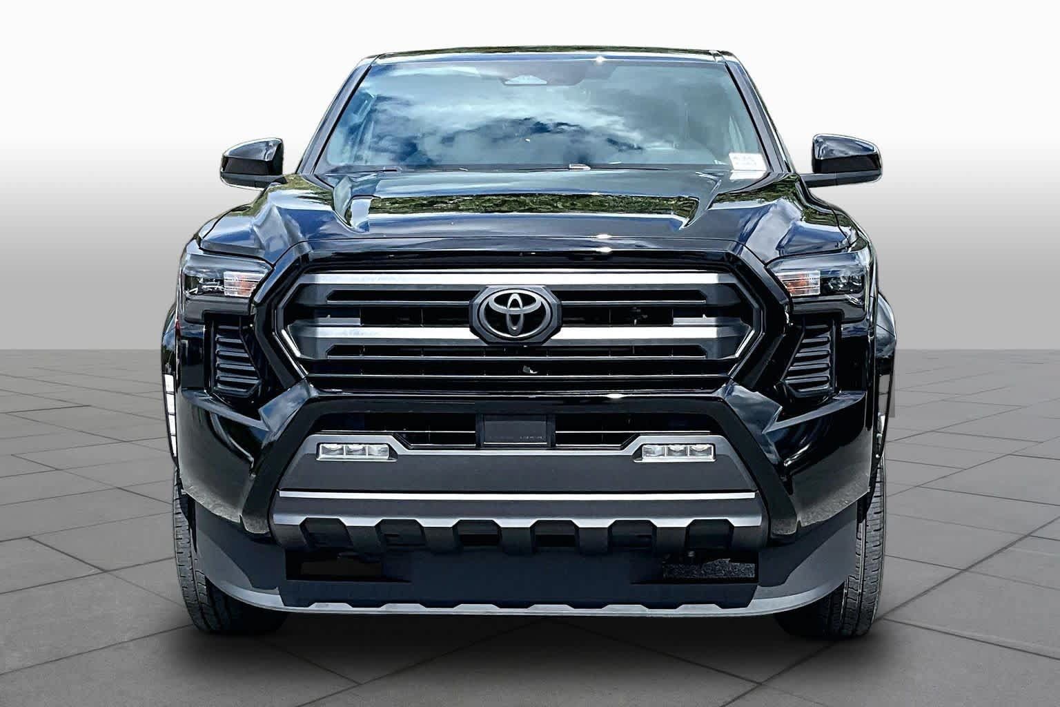 Used 2024 Toyota Tacoma SR5 AWD/4WD image 4