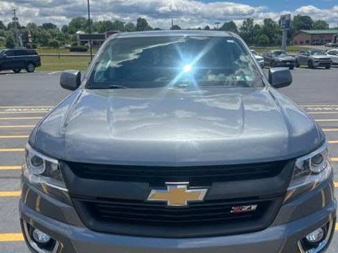 Used 2020 Chevrolet Colorado Z71 AWD/4WD image 2