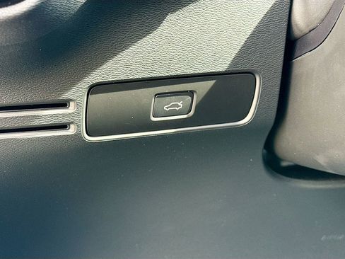 Used 2023 Volvo C40 P8 Recharge Plus image 11