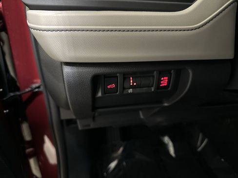 Used 2025 Subaru Forester Limited image 35