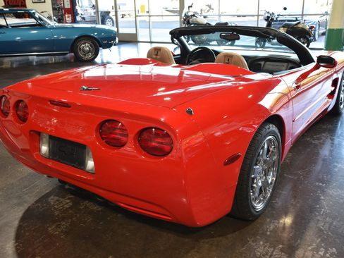 Used 1998 Chevrolet Corvette Convertible w/ Memory Pkg RWD image 9