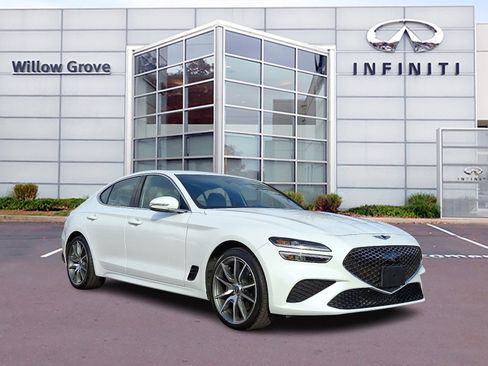 Used 2023 Genesis G70 2.0T image 1