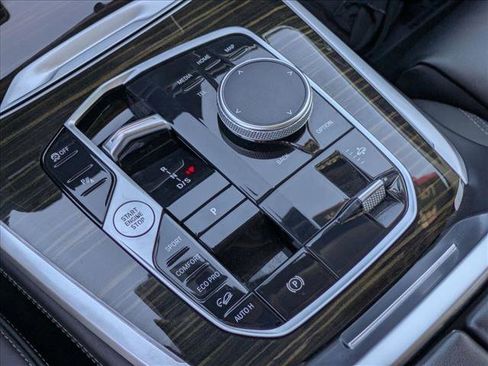 Used 2023 BMW X7 xDrive40i image 12