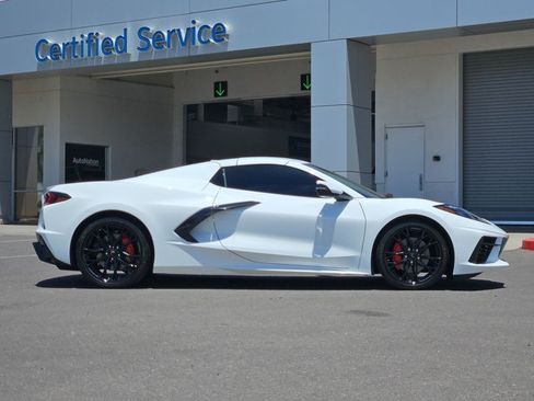 Certified 2025 Chevrolet Corvette Stingray Preferred Conv w/ 2LT RWD image 9