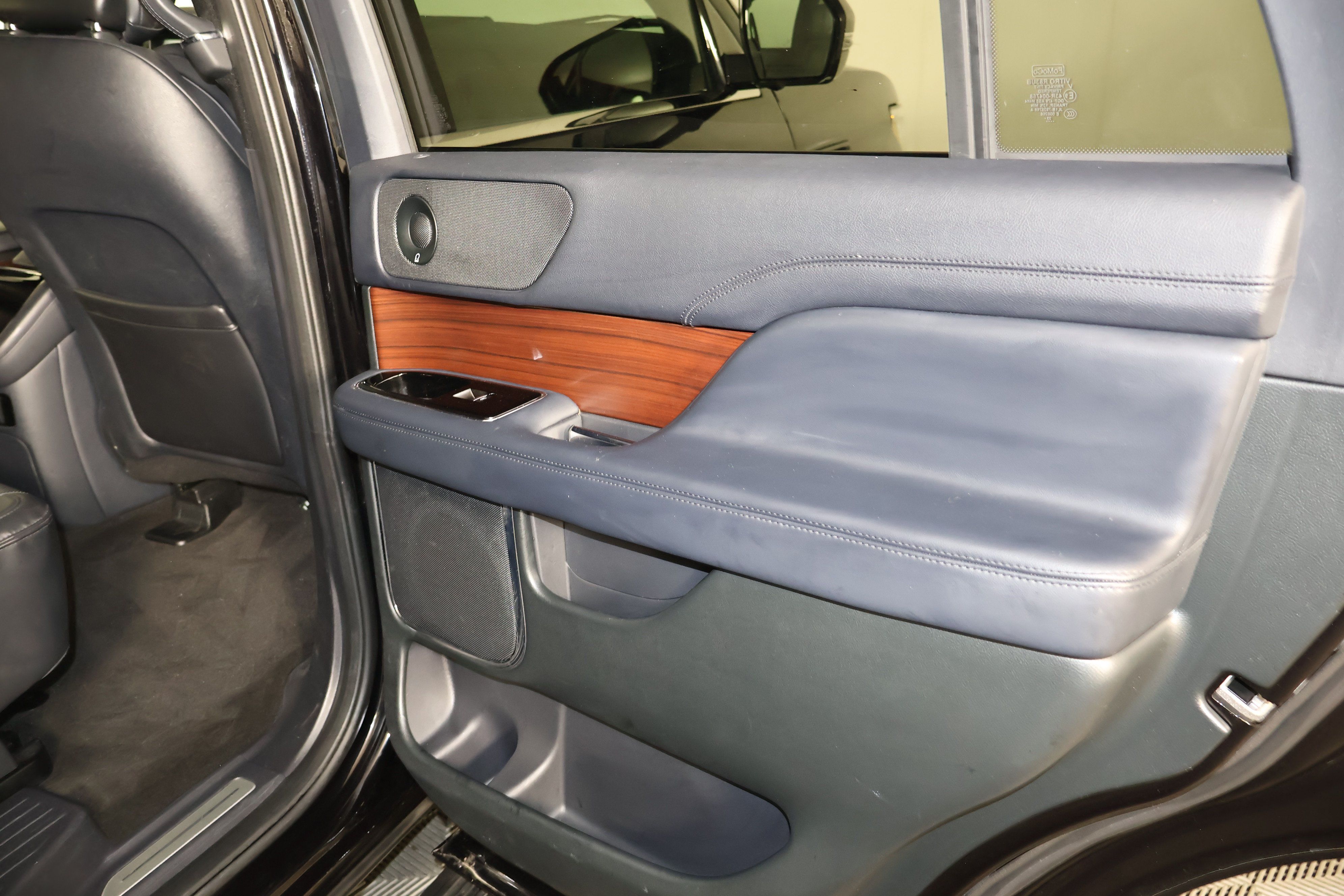 Used 2024 Lincoln Navigator Premiere AWD/4WD image 47