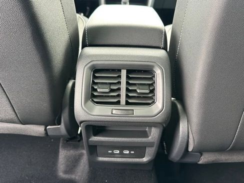 New 2026 Volkswagen Taos SE AWD/4WD image 30