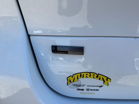 Certified 2022 Jeep Grand Cherokee L Laredo RWD image 16