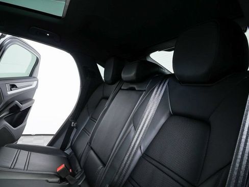 Certified 2026 Porsche Cayenne Coupe AWD/4WD image 21