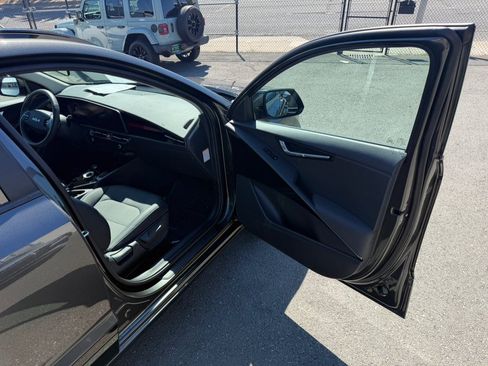 Used 2024 Kia Niro Wind FWD image 35