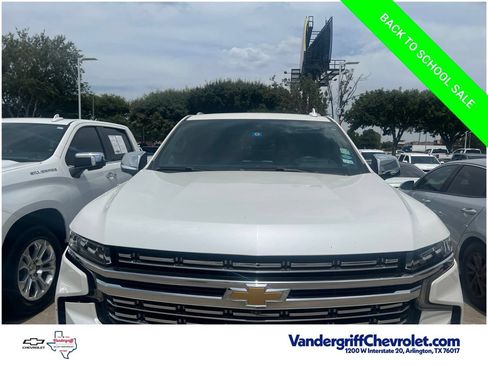 Used 2023 Chevrolet Suburban Premier AWD/4WD image 4
