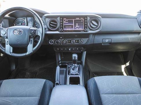 Used 2020 Toyota Tacoma TRD Off-Road image 12