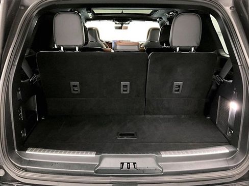 Used 2023 Lincoln Navigator Reserve image 40