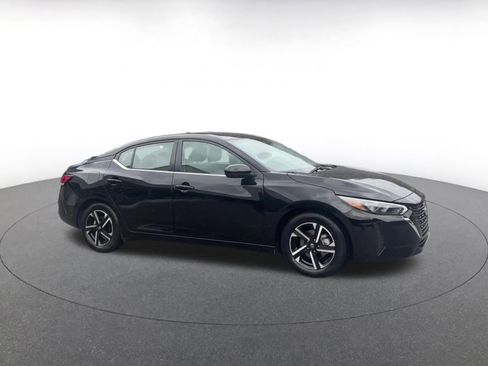 Used 2024 Nissan Sentra SV image 2