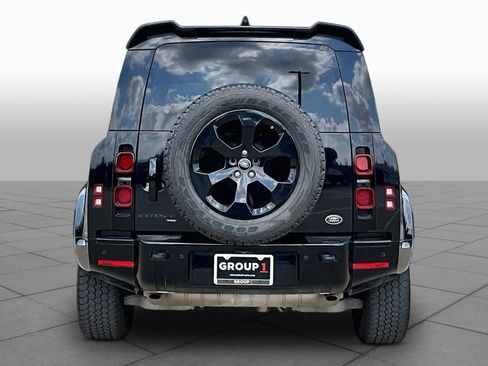Used 2022 Land Rover Defender 110 X-Dynamic SE AWD/4WD image 5