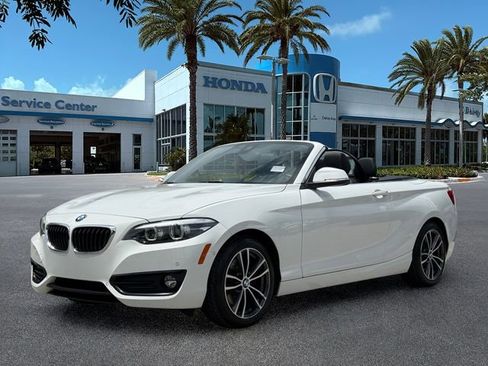 Used 2018 BMW 230i Convertible RWD image 4