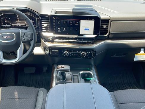 New 2025 GMC Sierra 1500 Elevation image 15
