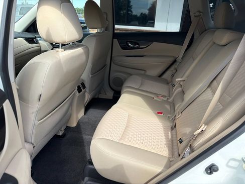 Used 2020 Nissan Rogue SV FWD image 5