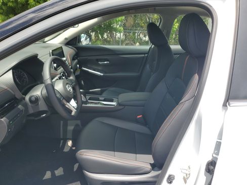 New 2025 Nissan Sentra SR w/ SR Premium Package image 15